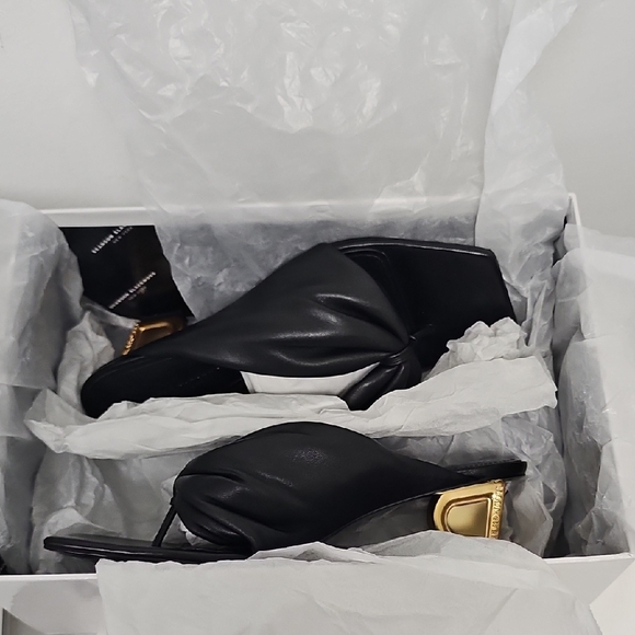 Brandon Blackwood Black Leather Knotted Mule Sandals with Gold B-Heel - Picture 15 of 15